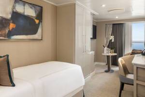 Concierge Level Solo Stateroom, bedroom, Vista, Oceania Crusies