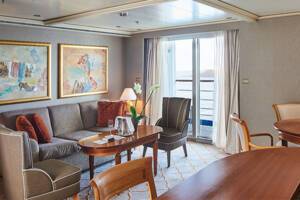 Royal Suite Living Area (R1), Silver Whisper