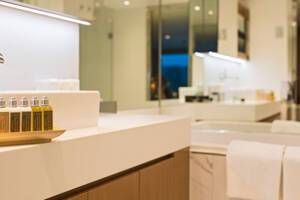 Royal Panorama Suite, Toiletries. Scenic Amber