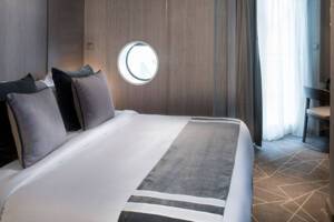 Royal Suite Bedroom (RS), Celebrity Millennium