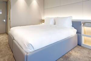 Balcony Suite Bedroom, Emerald Azzurra, Emerald Yacht
