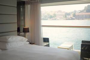 Bedroom, Balcony Suite (C), Scenic Azure