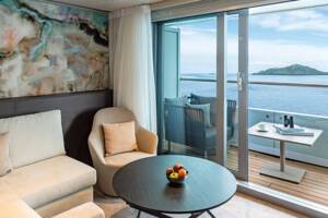 Living Area, Spa Suite (S1), Scenic Eclipse
