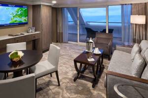 Club World Owners Suite Living Room on Azamara Quest