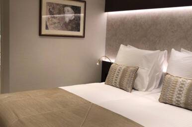 Standard Suite Bedroom (6), MS Geoffrey Chaucer, Riviera Travel