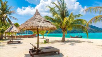 View Cruise2027 Luxury Hawaii, Fiji & Australia, Ft. Great Barrier ReefDeal