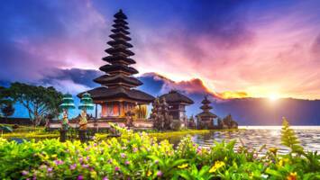 View Cruise6★ All-Inclusive 2027 Gems of Australia, Indonesia & SingaporeDeal