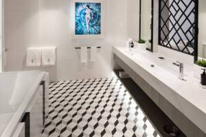 Royal Suite Bathroom, Celebrity Apex