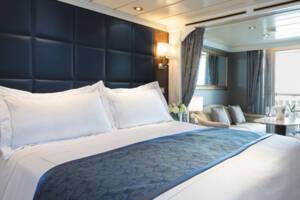 Deluxe Veranda Suite bedroom, Seven Seas Voyager