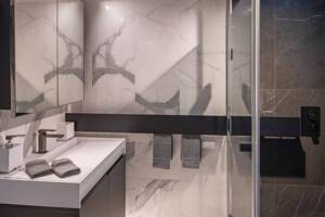Bathroom, Verandah Suite (BA), Scenic Eclipse
