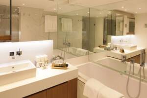 Bathroom, Royal Panorama Suite (RP), Scenic Opal