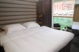 Royal Balcony Suite (R), Scenic Crystal