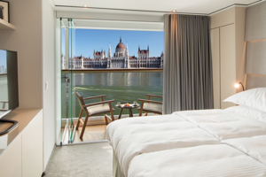 Emerald Grand Balcony Suite, Emerald Sky