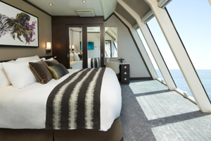 Deluxe Owner’s Suite Bedroom, Norwegian Star