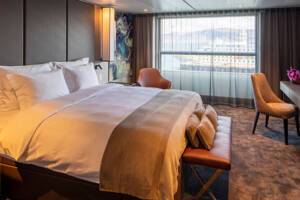 Bedroom, Owner's Penthouse Suite (OP), Scenic Eclipse II