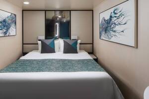 Family Inside Stateroom, Norwegian Pearl