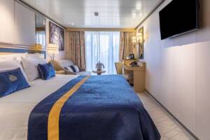 Britannia Balcony (Obstructed View) Bedroom, Queen Mary 2, Cunard - Image based on a DB grade, configuration may differ