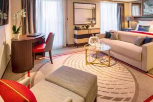 Queen Suite Bedroom, Queen Mary 2, Cunard