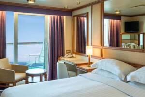 Outside (Partially Obstructed View) Bedroom (King-Size Bed Configuration), Ventura, P&O Cruises - Image based on a Balcony, configuration may differ