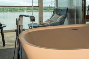 Bathtub, Scenic Amber, Scenic River Cruises