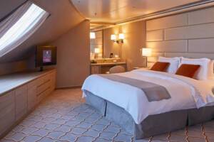 Grand Suite Bedroom